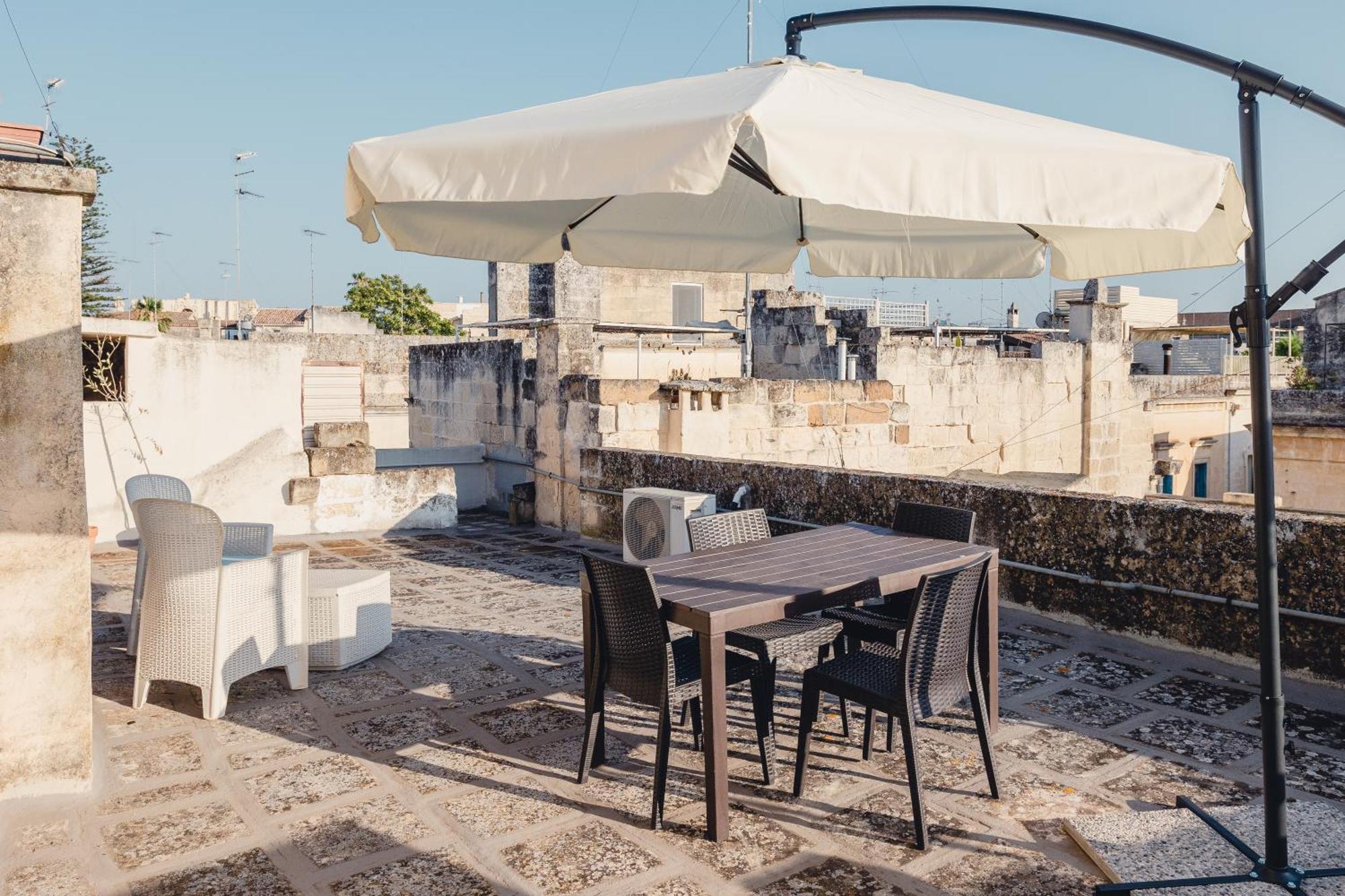 Convivo Apartment Palazzo Galateo - Private Rooftop Terrace Lecce Zewnętrze zdjęcie